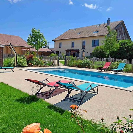 Hotel La Pause O Logis Saint-Laurent-du-Jura Exterior foto