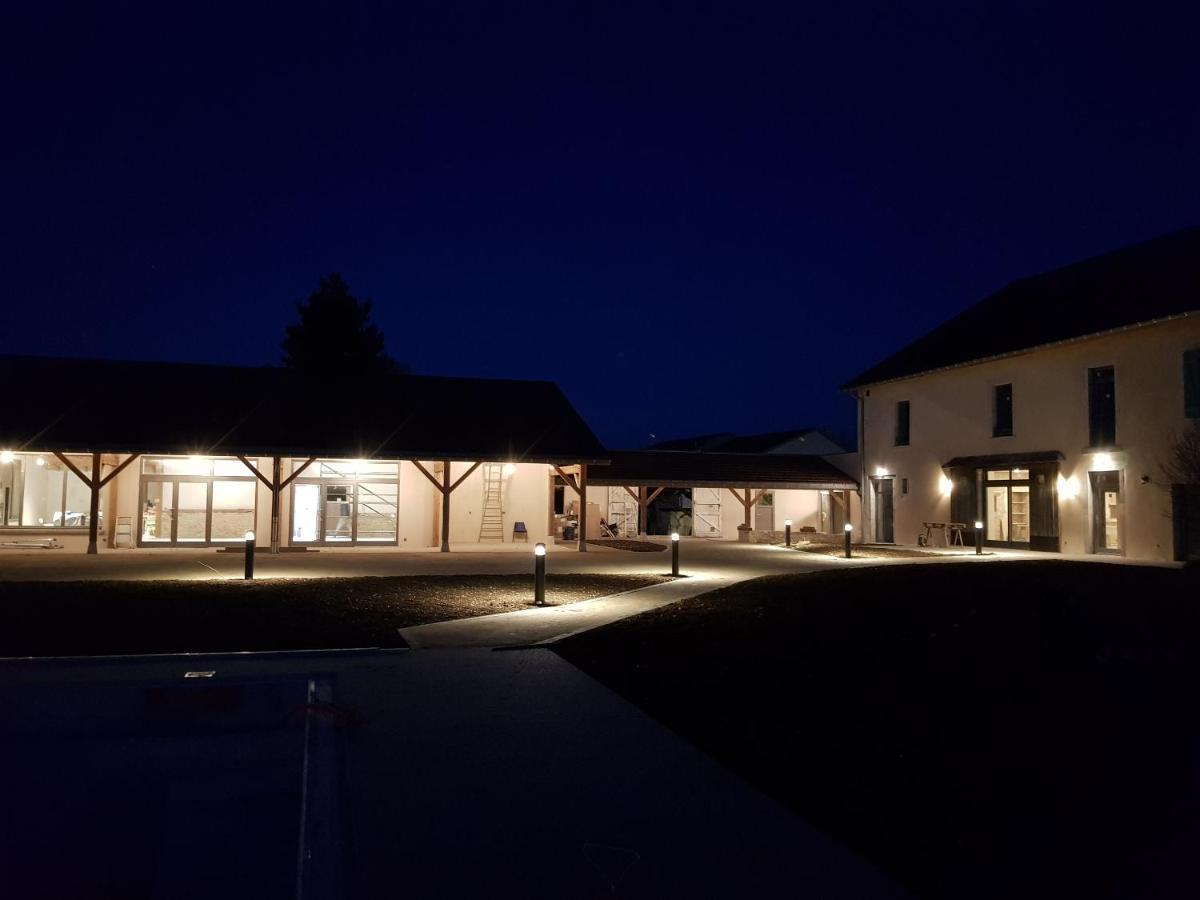 Hotel La Pause O Logis Saint-Laurent-du-Jura Exterior foto
