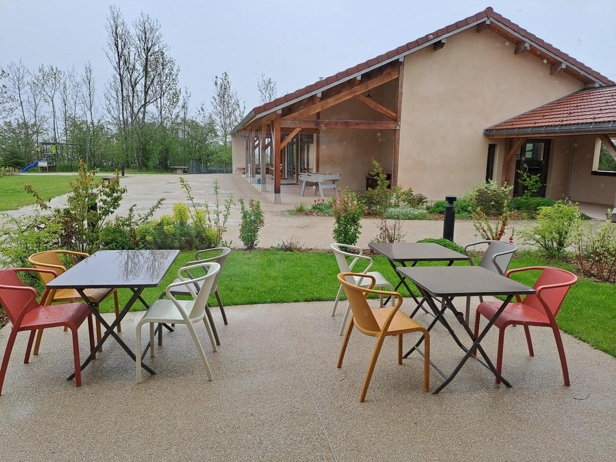 Hotel La Pause O Logis Saint-Laurent-du-Jura Exterior foto