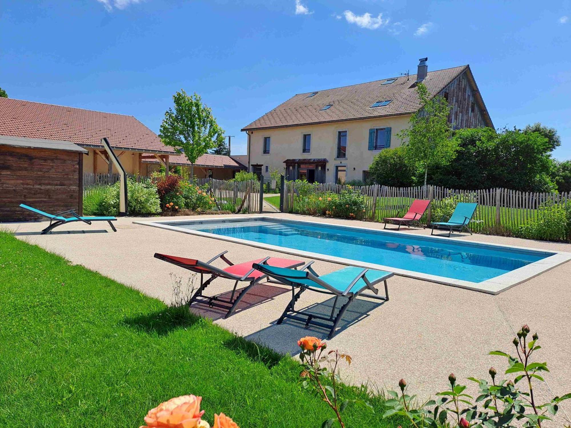 Hotel La Pause O Logis Saint-Laurent-du-Jura Exterior foto
